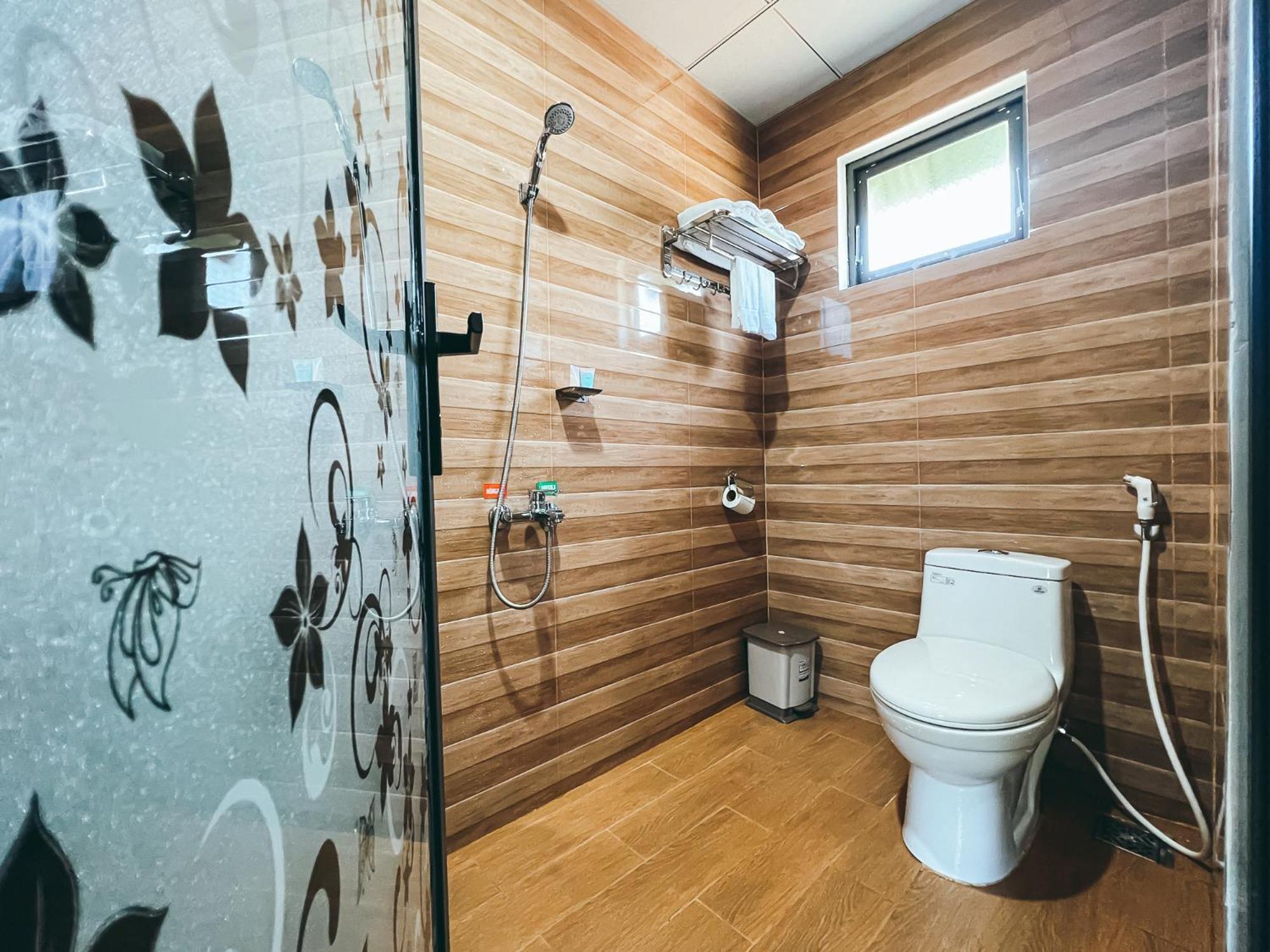 Bazan Home - Hotel & Bungalow Plây Ku Quarto foto